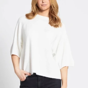 stickad tröja - stickad tröja med trekvartslånga armar! lånade bilder💗💗