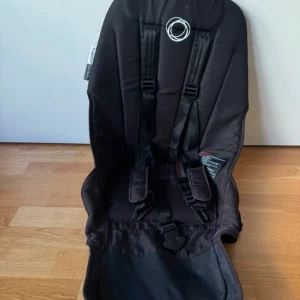 Bugaboo donkey - Bugaboo donkey sittdelstyg, lite solblekt. Träplatta ingår 