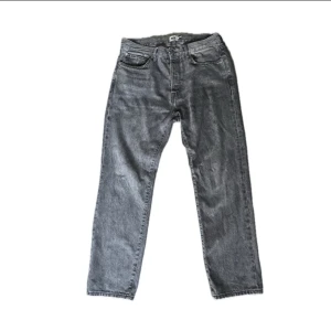 Gråa jeans LAGER 157  - Gråa jeans av LAGER 157, SIZE 32W/32L, näst intill nya med bra kvalitet. Nypris 500 :- 🎶