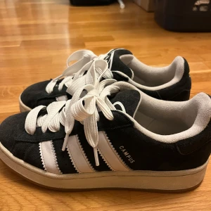 Adidas Campus - Använd 2 gånger endast, nästan som nya, passar 39-40🥰