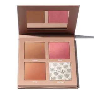 Säljer en Face Palette Sassy från CAIA med fyra nyanser: contour, blush, bronzer och highlighter. Perfekt för att skapa en komplett look! Paletten har en spegel och är lätt att ta med sig. Använd men i bra skick.