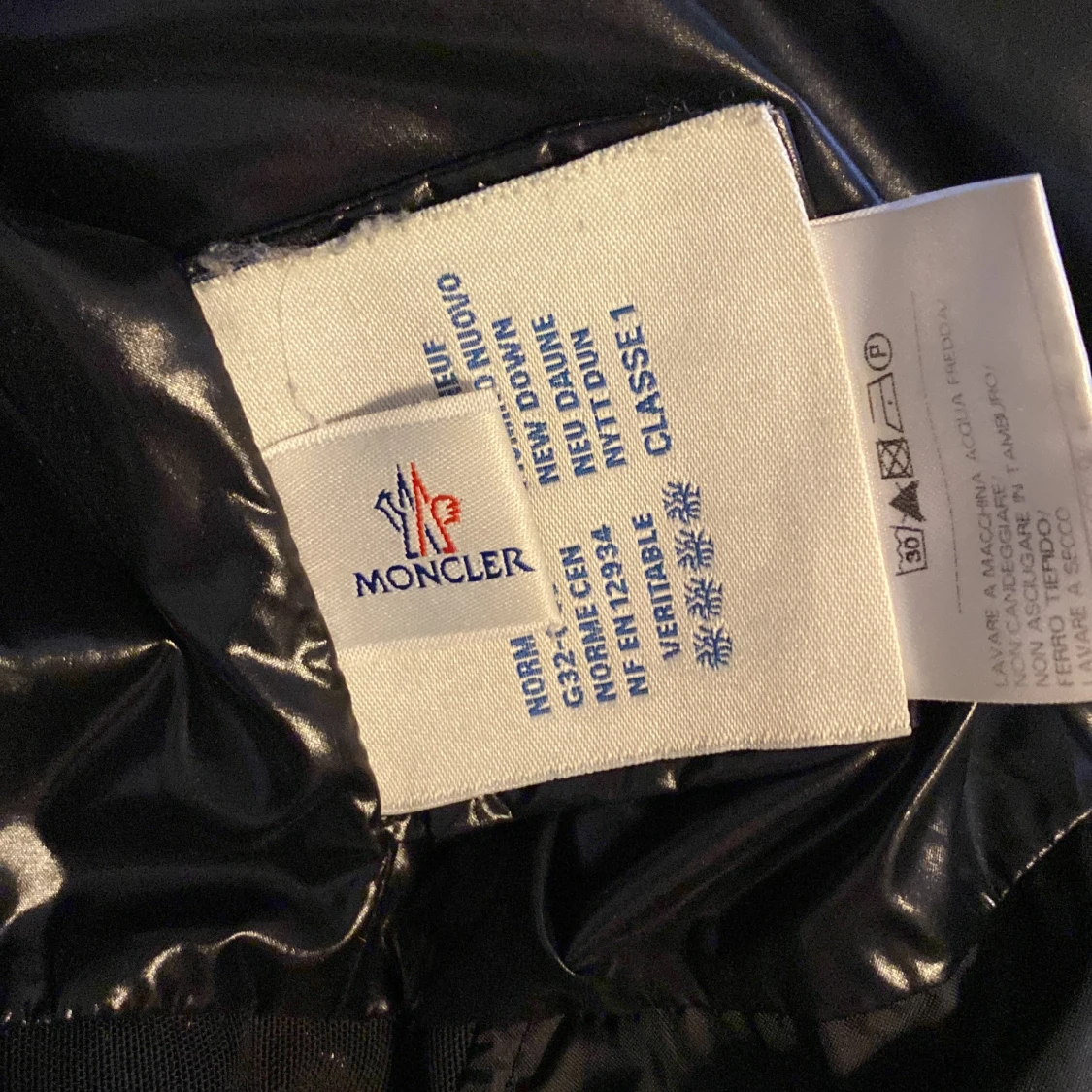 Svart dunjacka från Moncler - 92