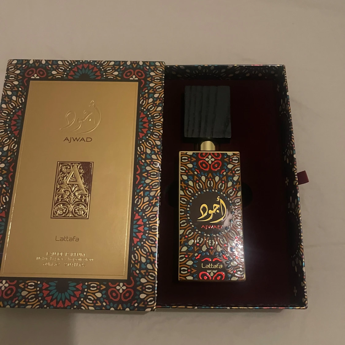 Ajwad parfym från Lattafa - 90