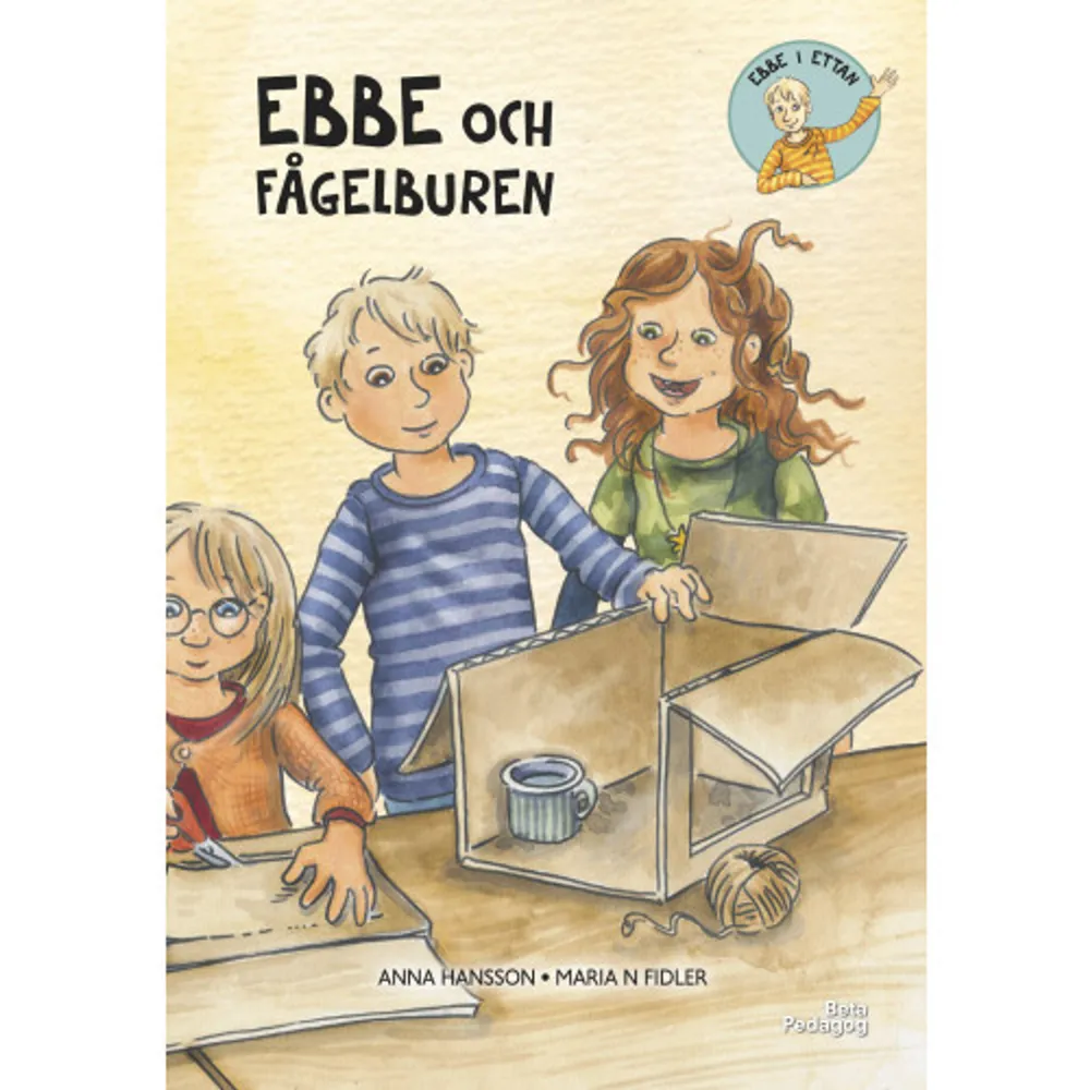 Ebbe hör en duns. Han ser en fläck på rutan och en fjäder. Tänk om det är en fågel som har skadat sig? Ebbe och fågelburen är den femte boken i serien om Ebbe. Böckerna är lättlästa (lix 5–6), skrivna med versaler och passar för barn mellan 6 och 9 år. De härliga bilderna täcker hela uppslag och det är bara någon eller några rader text på varje sida. Anna Hansson är utbildad lärare och skriver böcker som hon själv hade velat läsa som barn. Spännande, fantasifulla och roliga. Maria Nilsson Fidler är en illustratör som gärna målar för barn och ungdomar. Hon brinner lite extra för bilder med naturorienterade motiv. Provläs boken på www.betapedagog.se. Format Inbunden Omfång 33 sidor Språk Svenska Förlag Beta Pedagog AB Utgivningsdatum 2019-05-06 Medverkande Maria Nilsson Fidler ISBN 9789188009722 . Böcker.