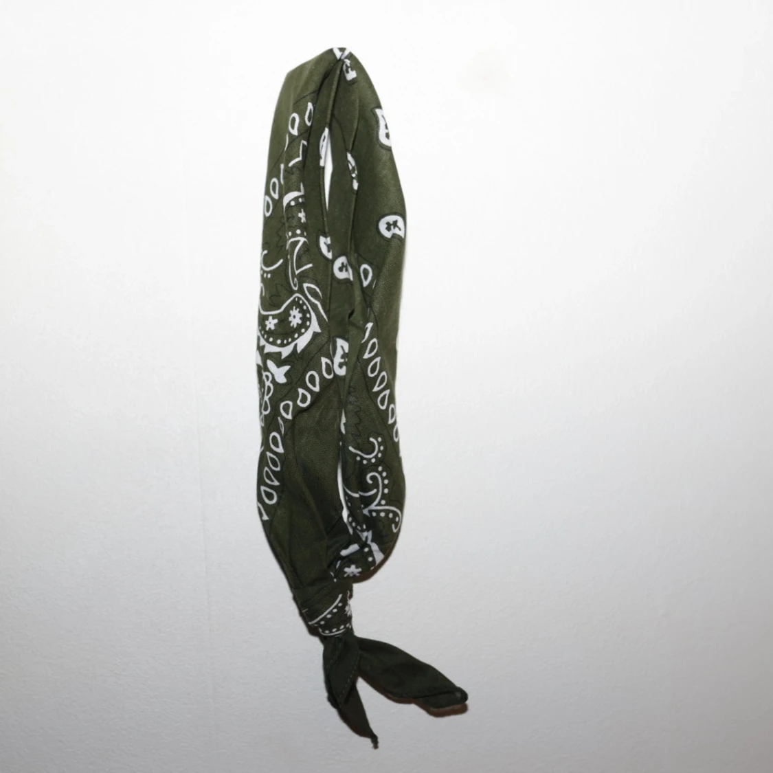 Grön bandana med paisleymönster