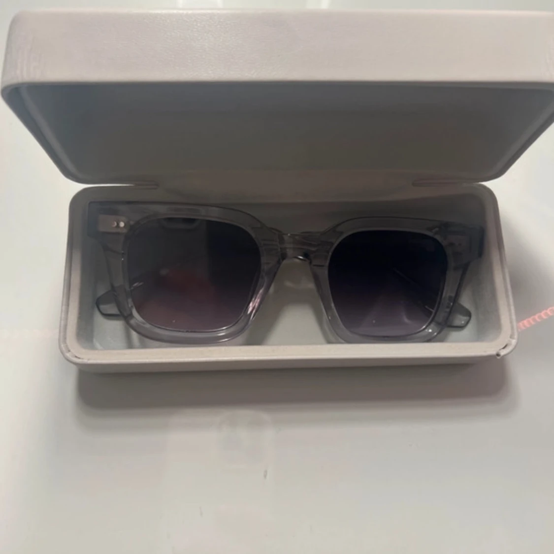 Gråa chimi solglasögon - 1