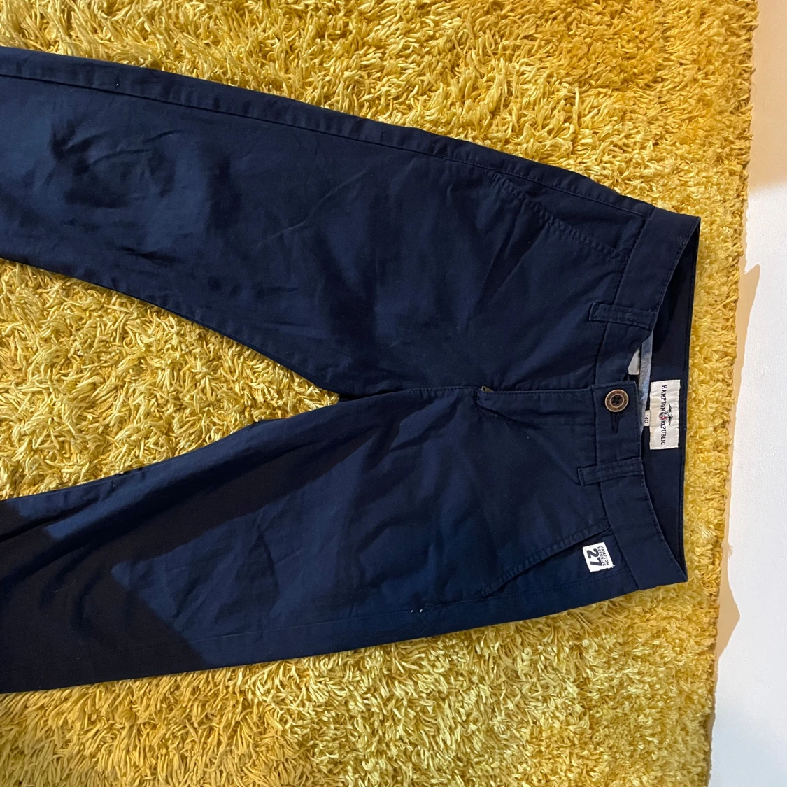 Mörkblå byxor från Hampton Republic - 2