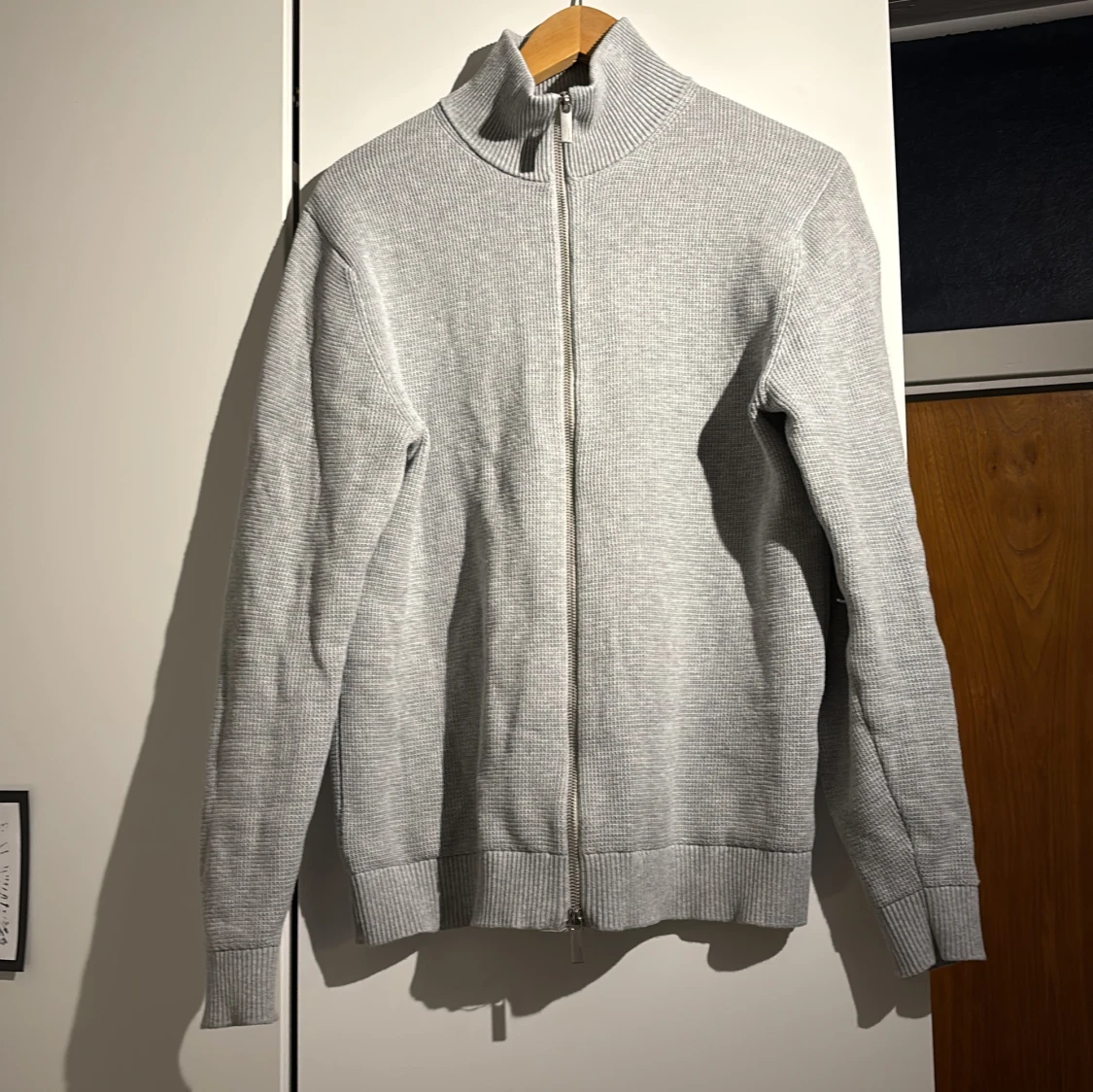 Grå stickad kofta från Selected Homme