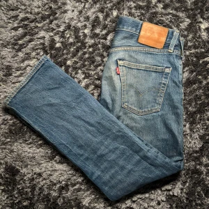 Levis 501 Jeans - Levis 501 Blå Jeans | Skick 8/10 |  Nypris 1049kr | W 30 L 30 | Köpare står för frakten | Skicka Frågor vid funderingar om plagget 