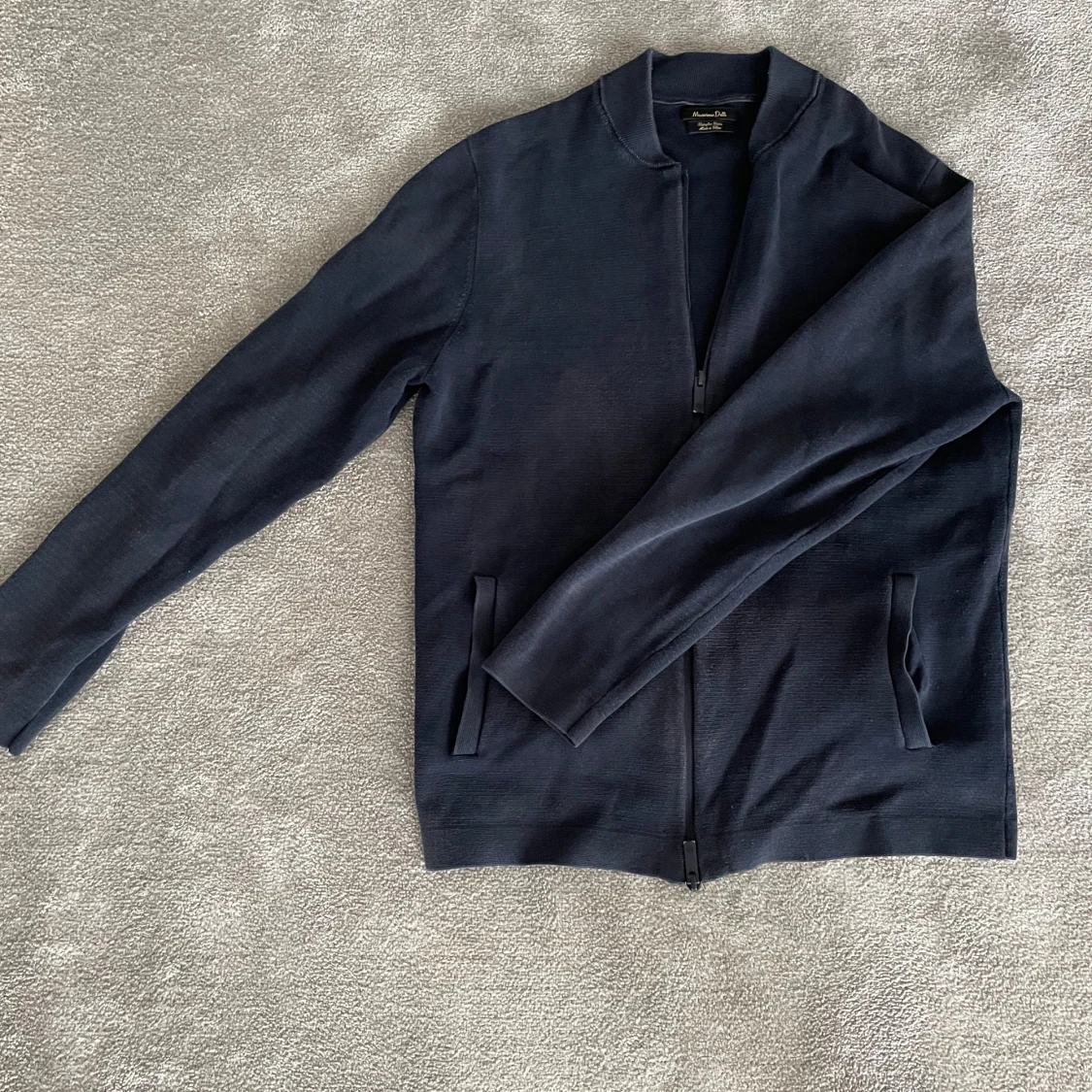 Mörkblå bomullströja från Massimo Dutti