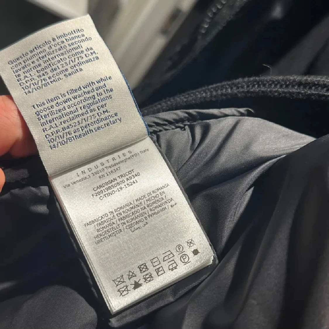 Svart dunjacka från Moncler - 3