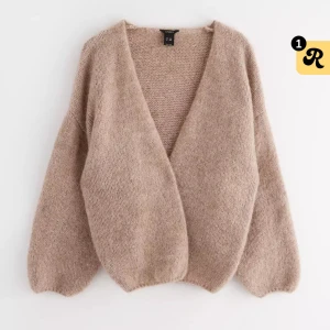 populär kofta från lindex- slutsåld  - beige populär kofta från lindex- slutsåld. storlek xs/s. knappt använd, 199kr🎀