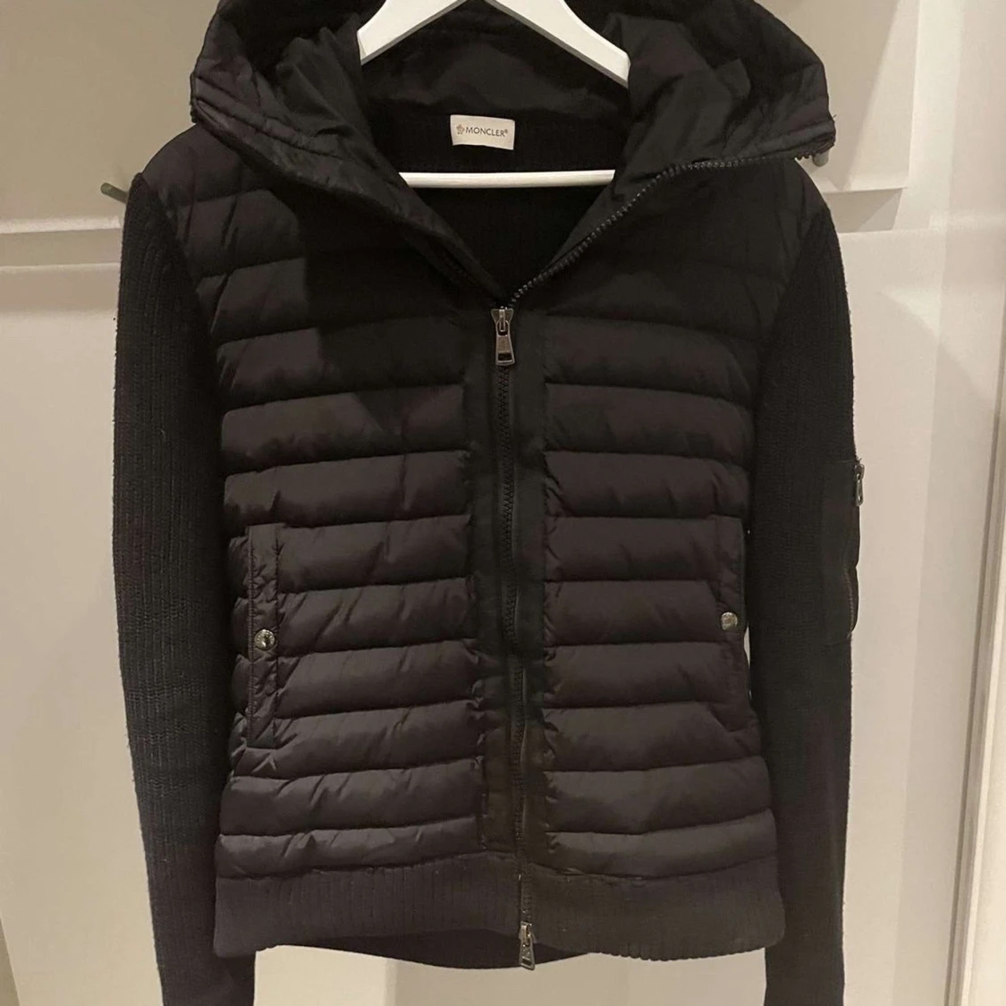Svart jacka från Moncler