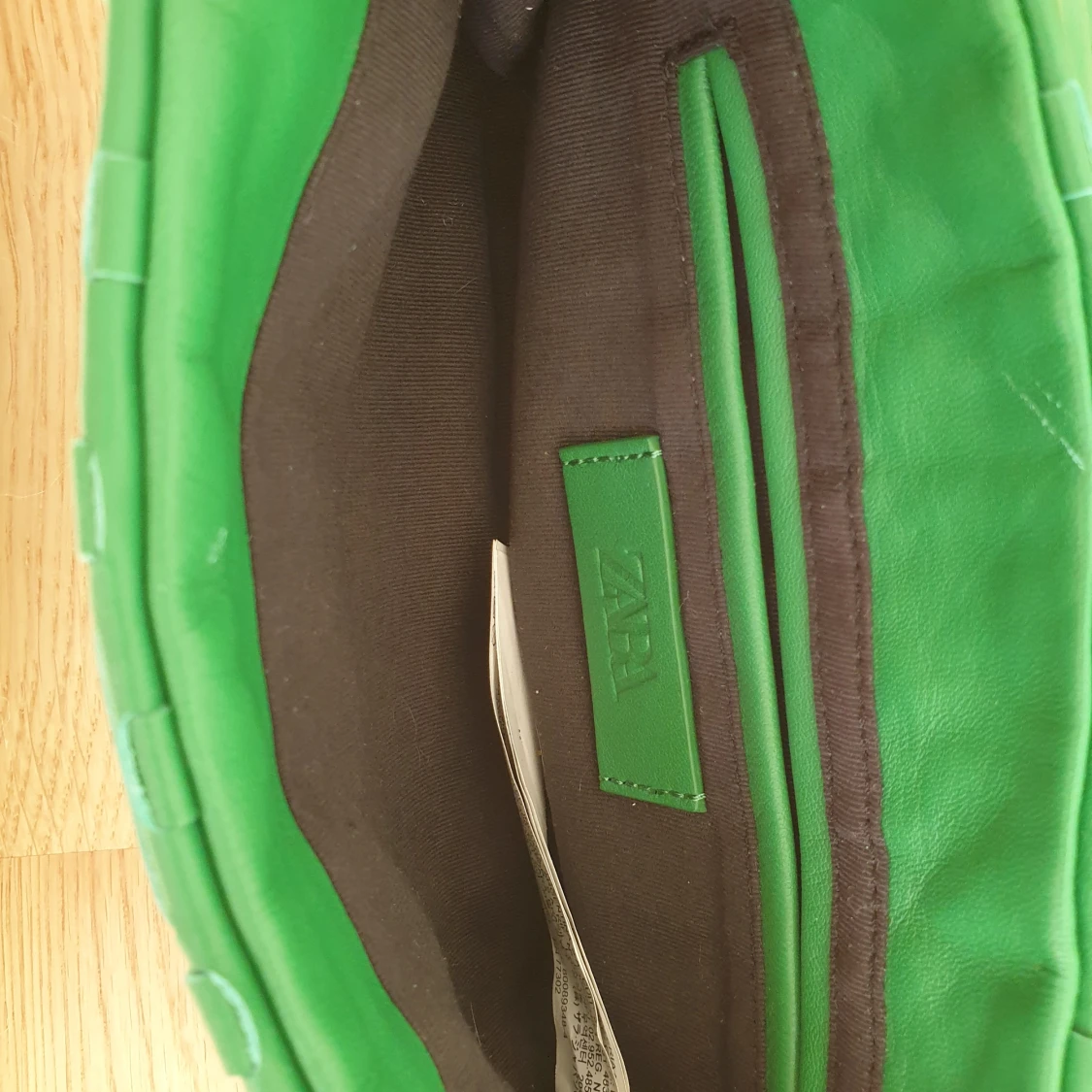 Grön axelväska med kedjedetaljer - Zara - 4