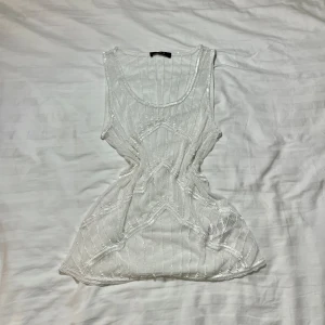 Vintage Linne - Paljett linne från märket vila. Några paljetter har ramlat av men inget som syns.💕 mått kan ges på dm