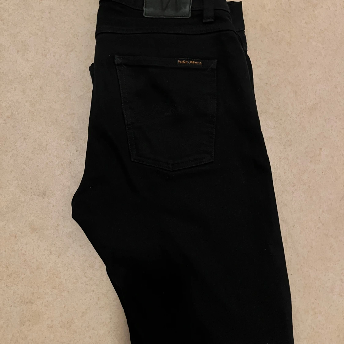 Svarta jeans ifrån nudie jeans - 2