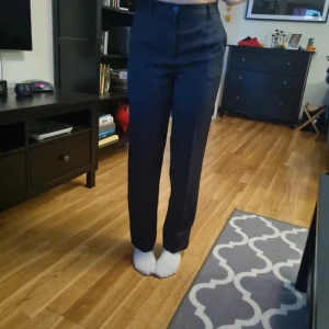 Kostymbyxor  - Storlek 34