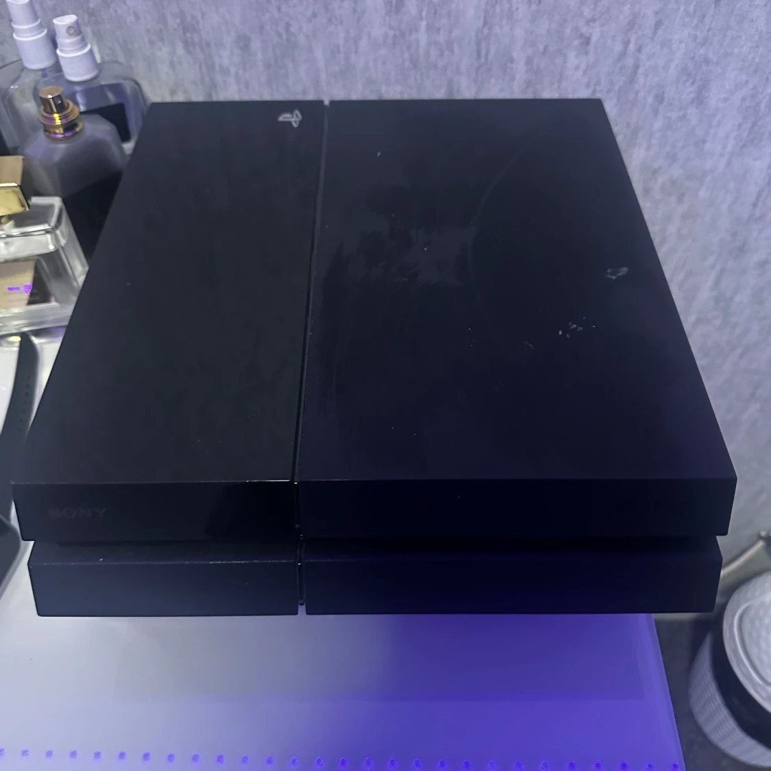 Svart PlayStation 4 - 1