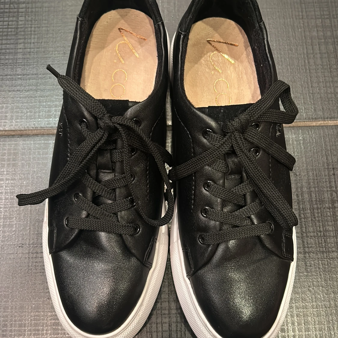 Svarta sneakers från K.Cobler - 91