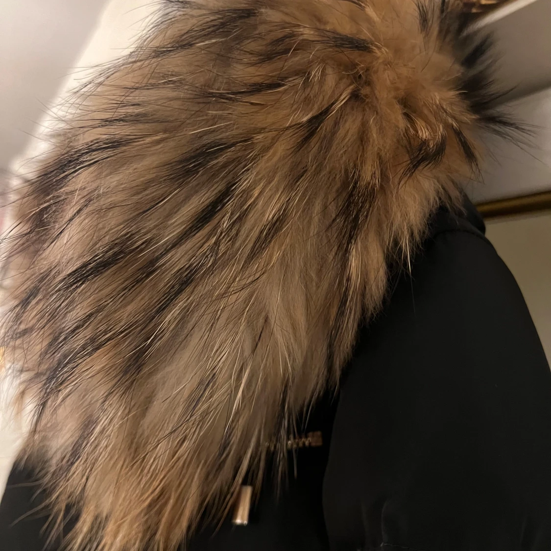 Svart dunjacka från Hollies - 92