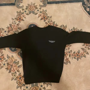 Mckenzie hoddie  - Inget är sönder säljer för den passar inte mig