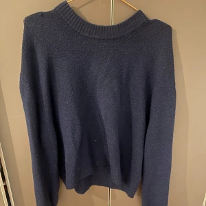 Stickad blå tröja  - Super härlig blå stickad tröja från ASOS! 