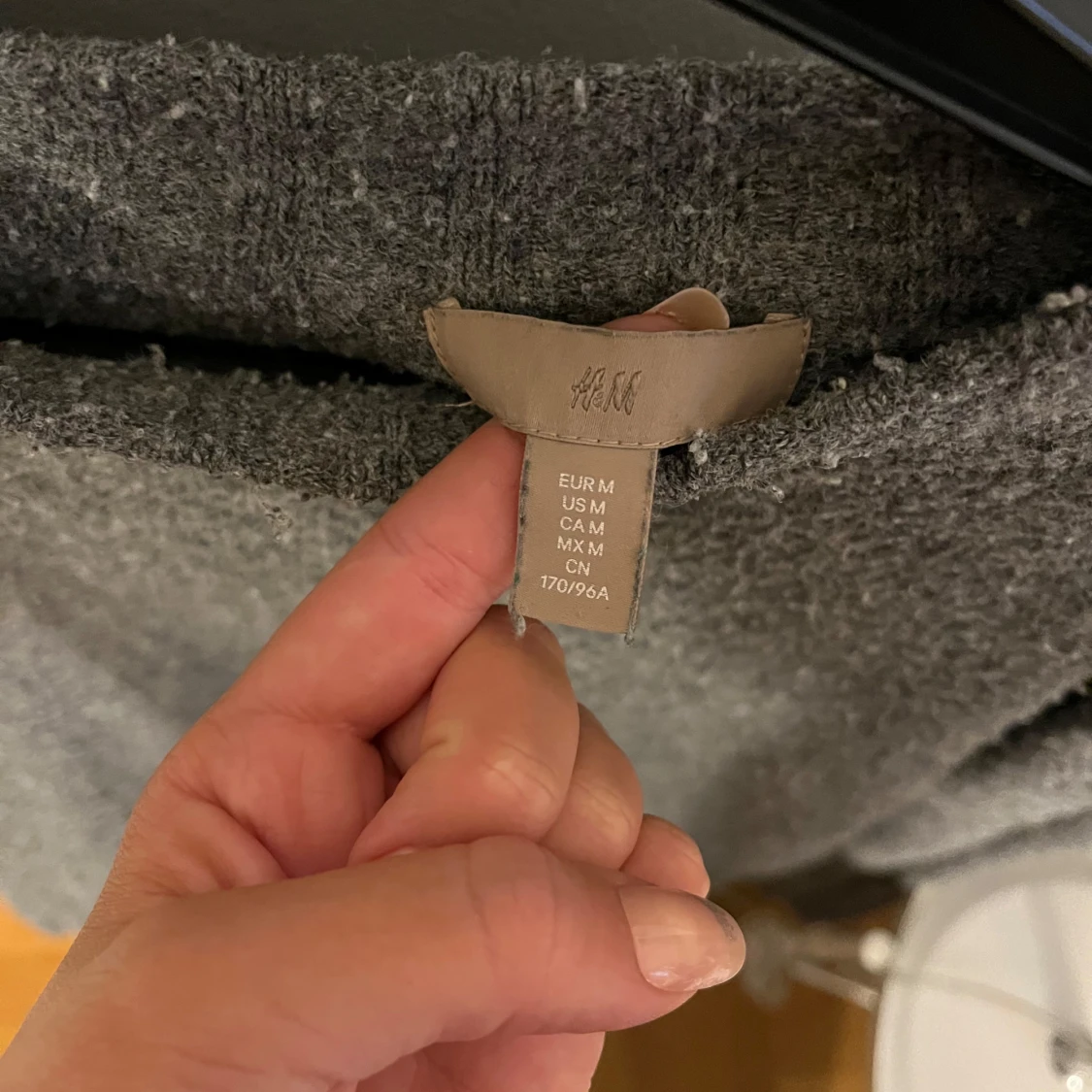 Grå stickad tröja  - 90