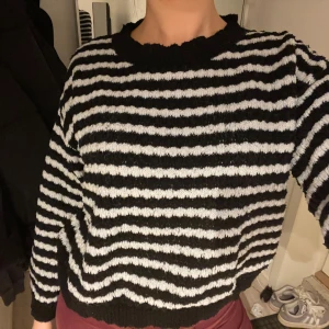 Randig tröja - Säljer då den ej kommer till användning🫶🏻