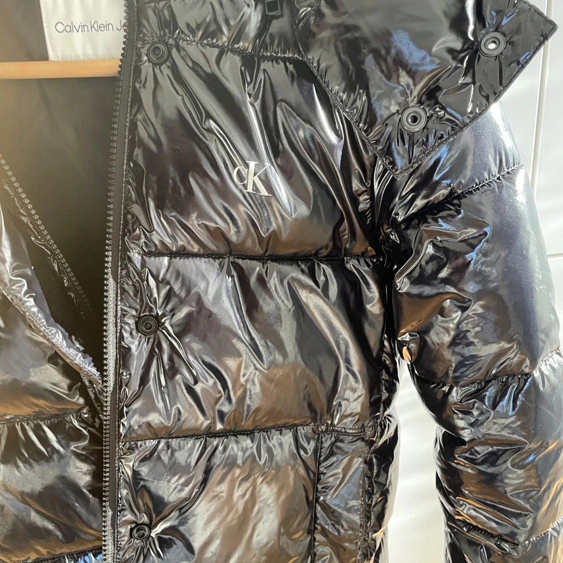 Svart pufferjacka från Calvin Klein Jeans - 90