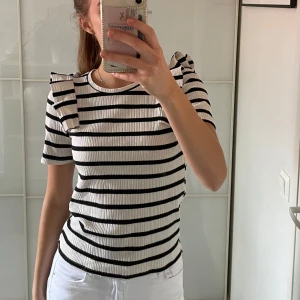 Zara skjorta - Fin randig skjorta från zara, storlek S:)