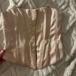 Rosa satin korsett - Fin rosa satin korsett från zara