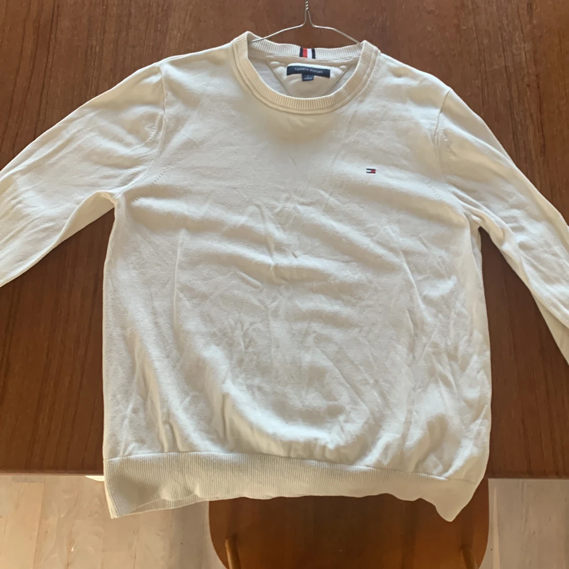 Vit tröja från Tommy Hilfiger