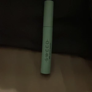 Mascara från SWEED - En super bra mascara från SWEED, aldrig andvänt. Man får långa fransar och den ger mycket volym! Rekommenderar!