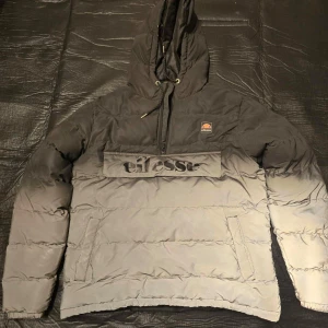 Ellesse jacka - Tjock vinter reflex material skicka bud