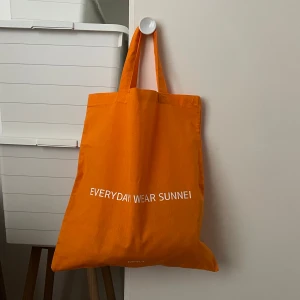 Tygkasse Sunnei - Tygkasse från Sunnei, helt oanvänd så i nyskick