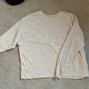 Långärmad tröja - Söt långärmad i storlek s, knappt använd ❤️