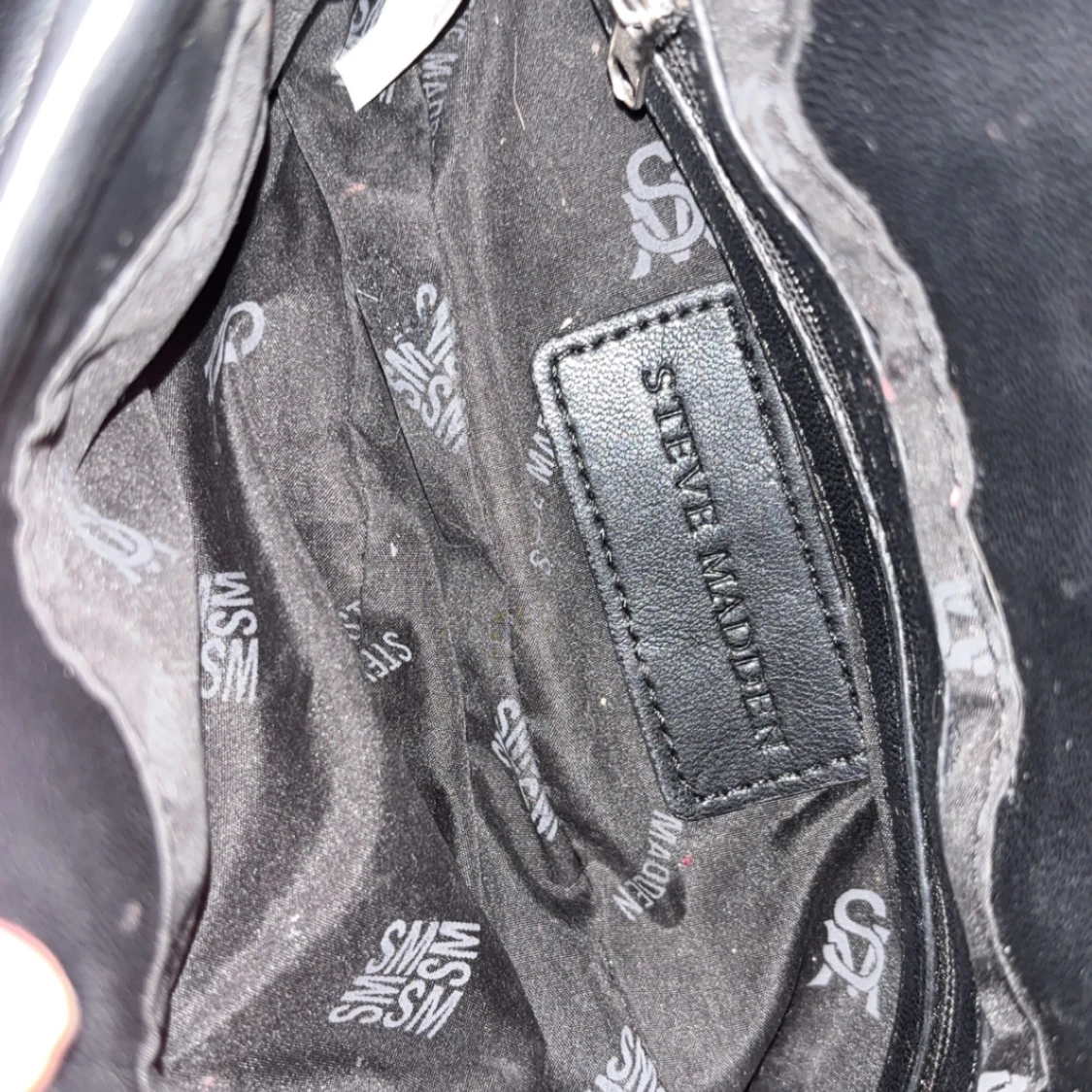 Svart quiltad axelväska - 93