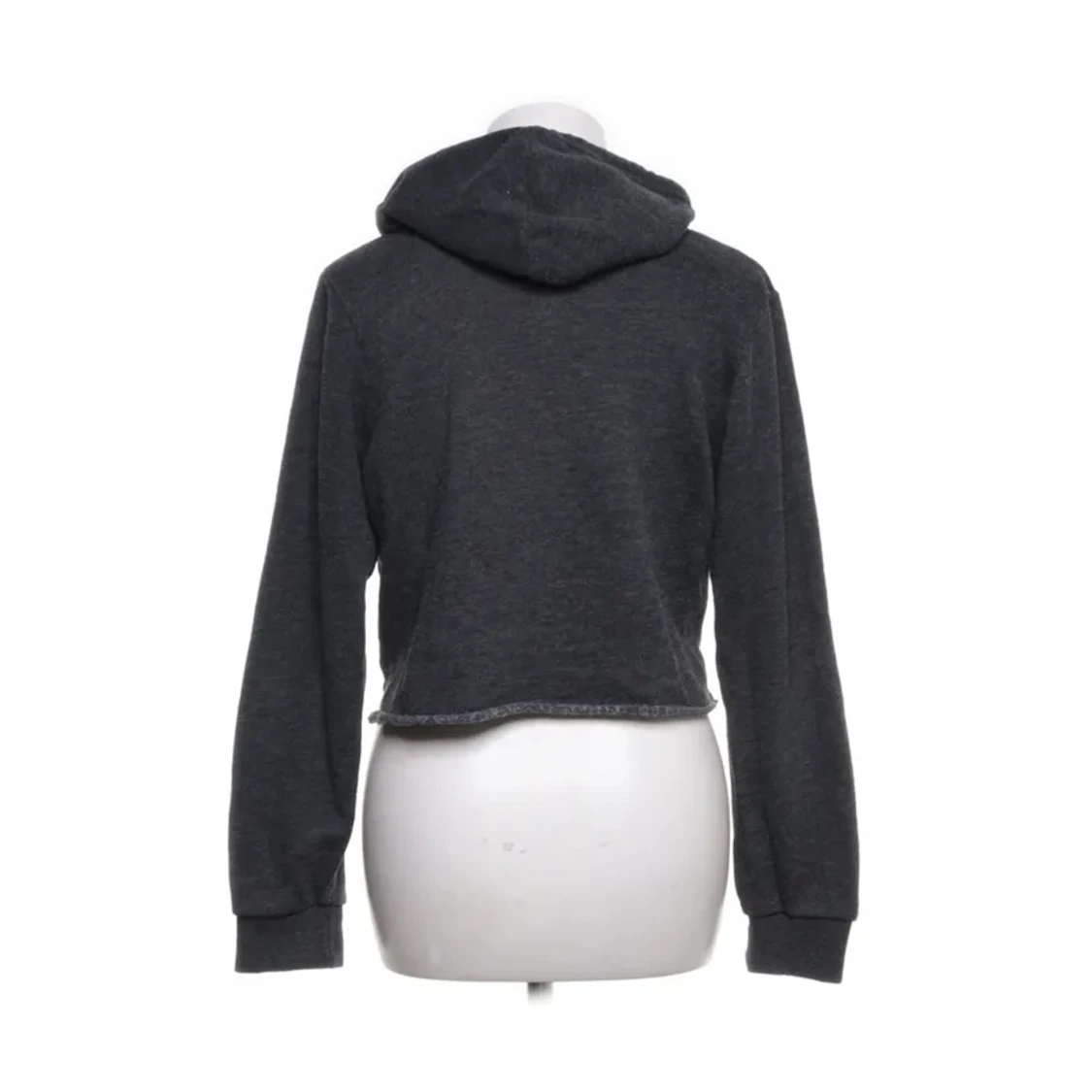 Mörkgrå croppad hoodie från Brandy Melville - 90