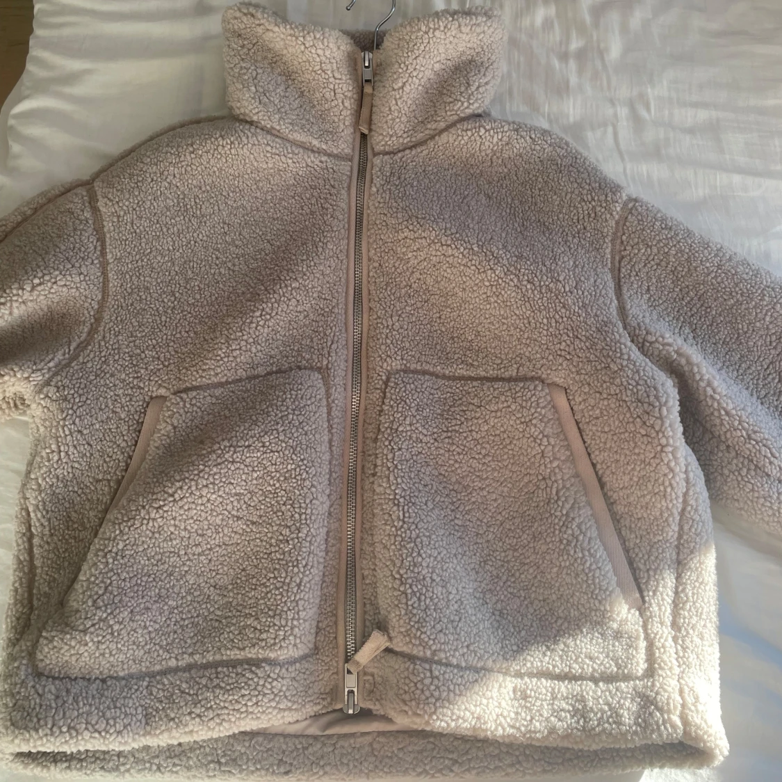 Beige teddyjacka från H&M