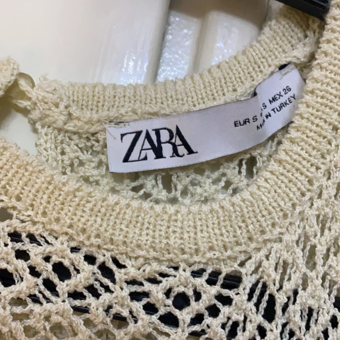 Beige stickad topp från Zara - 90