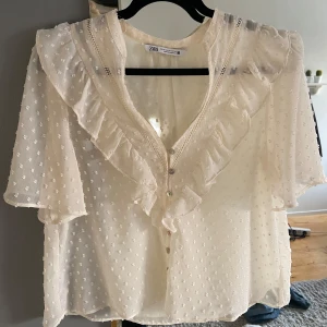 Zara blus - Kommer ej till användning❤️