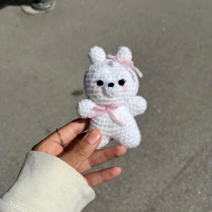 Vit björn  - En liten vit björn perfekt för att göra nyckelring.