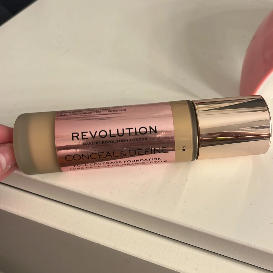 Revolution Conceal & Define Foundation - 90
