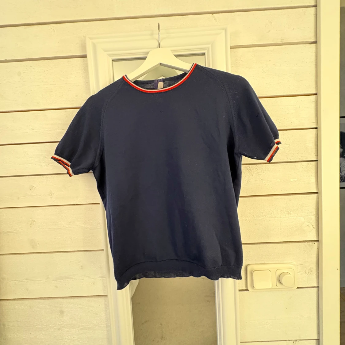 Mörkblå tröja från Duo de Luxe