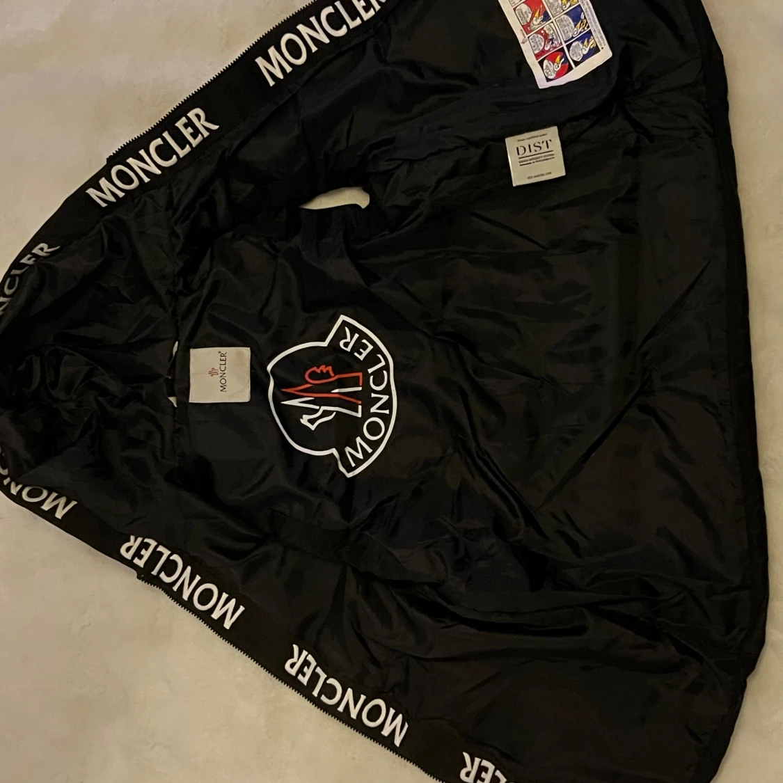Svart dunväst från Moncler - 91