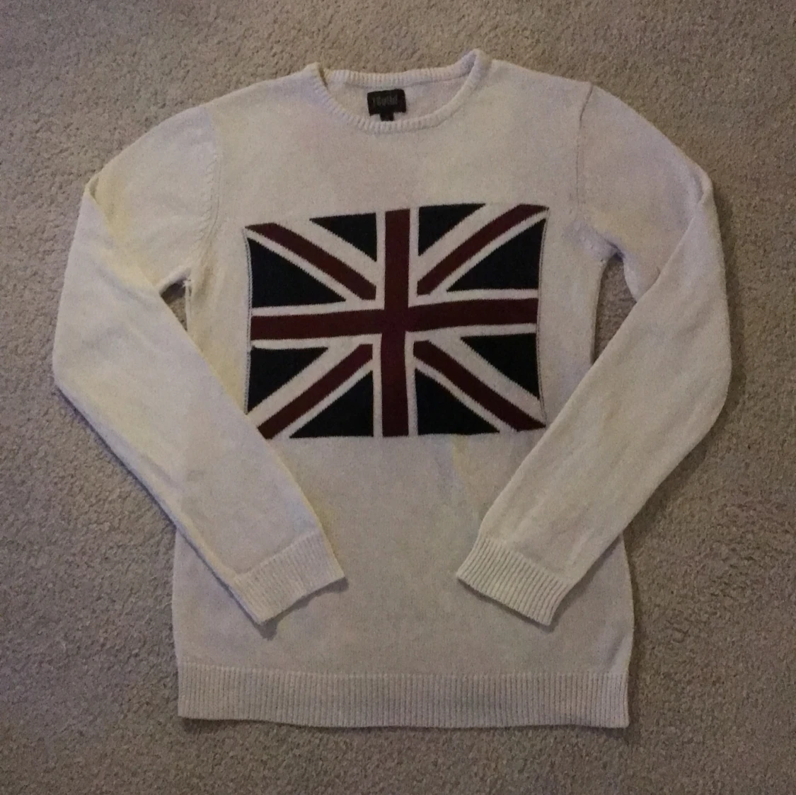 Vit stickad tröja från solid