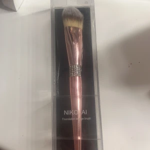 Foundationborste från NIKOLAI - Orginalpris: 149 kr. Obruten förpackning