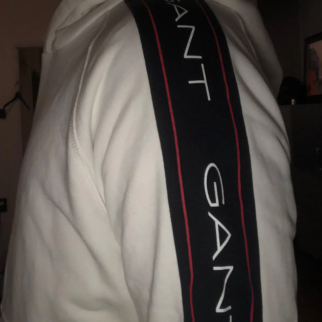 Vit hoodie från Gant - 2
