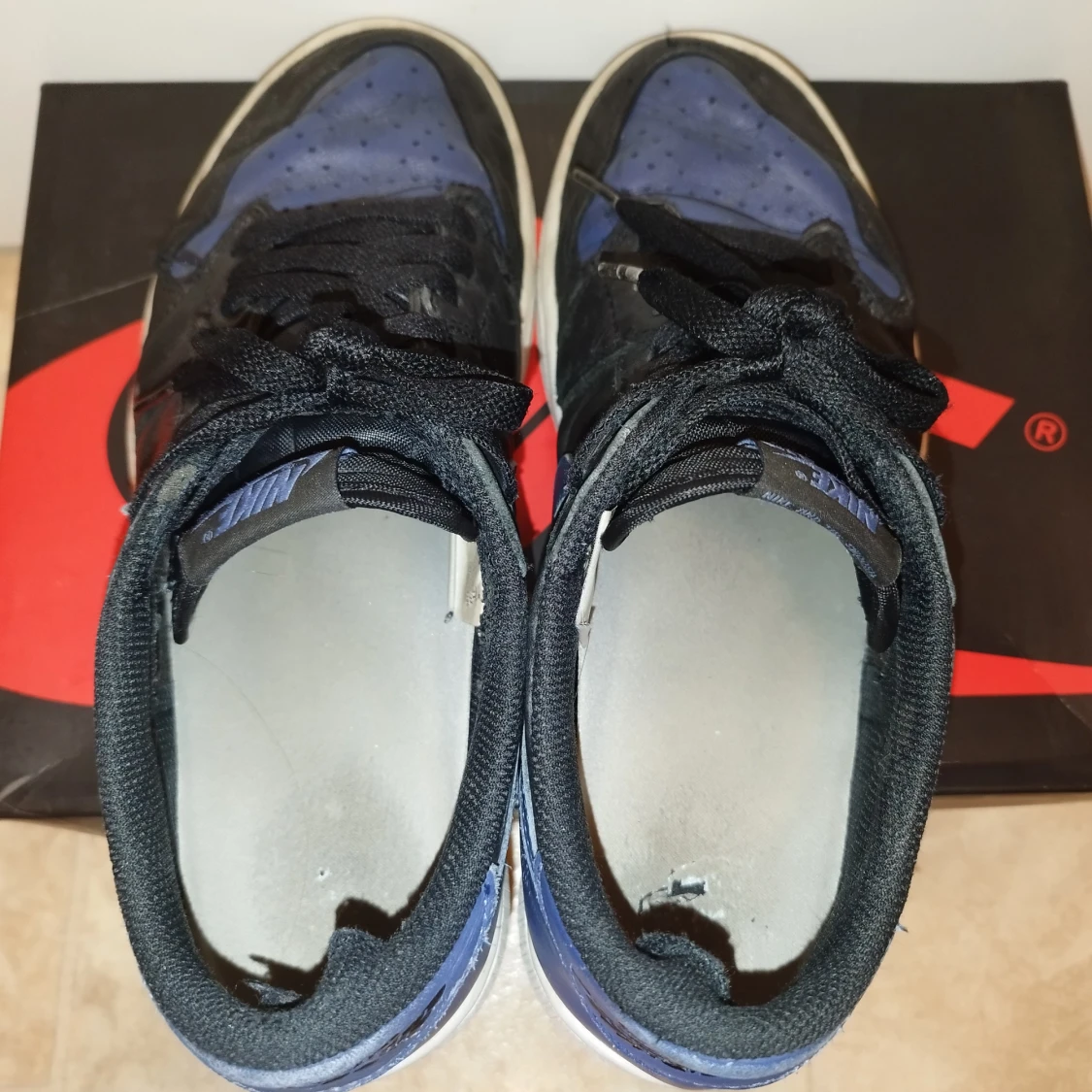 Nike Air Jordans i svart och blått - 3