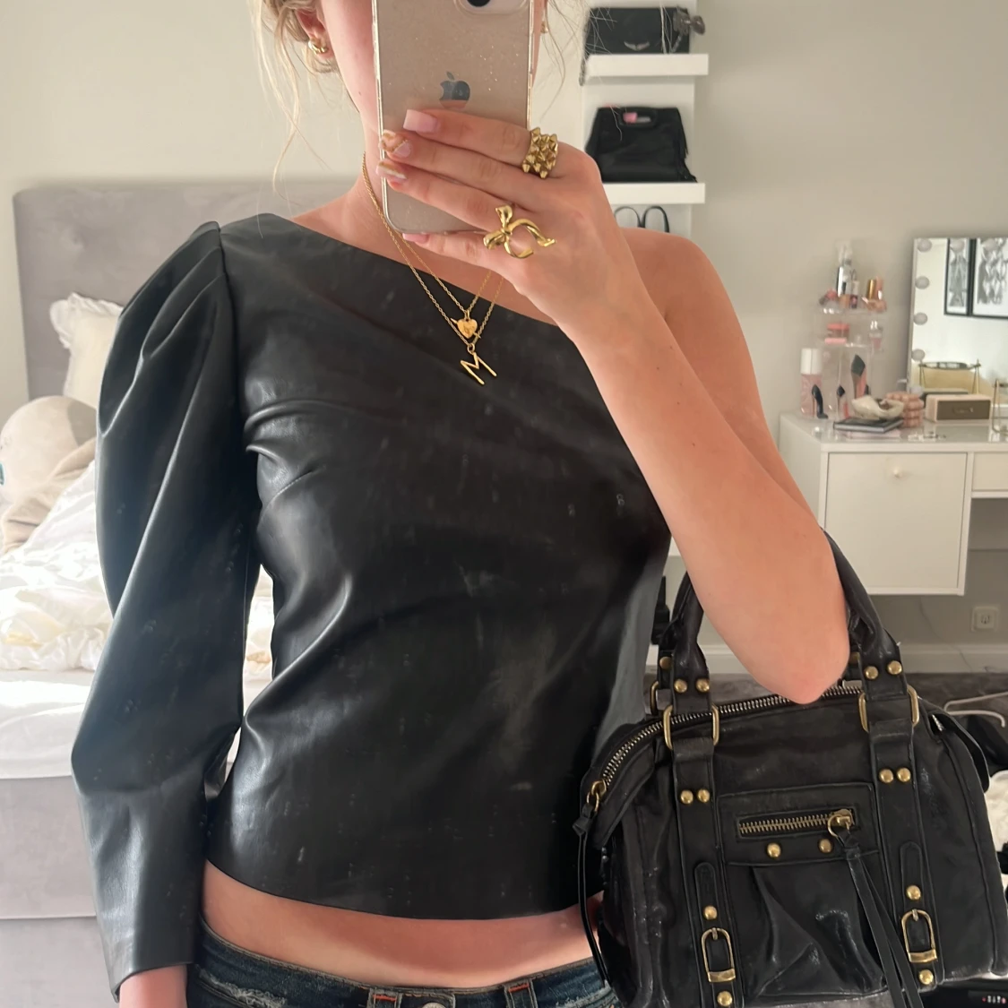 Svart oneshoulder topp - 1